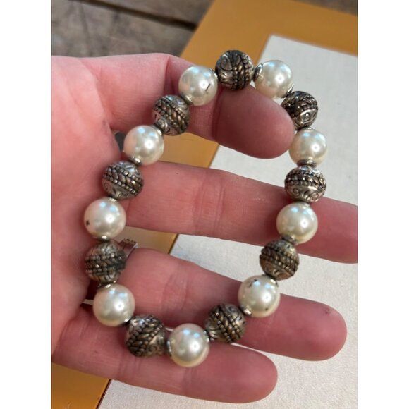 Vintage Style Faux Pearl & Metal Bead Stretch Bracelet For Women - Picture 1 of 9